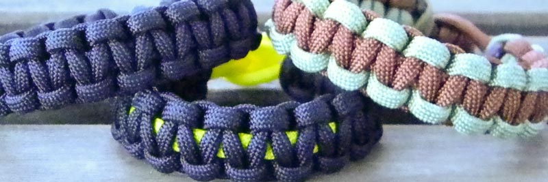 paracord bracelet overhand knot