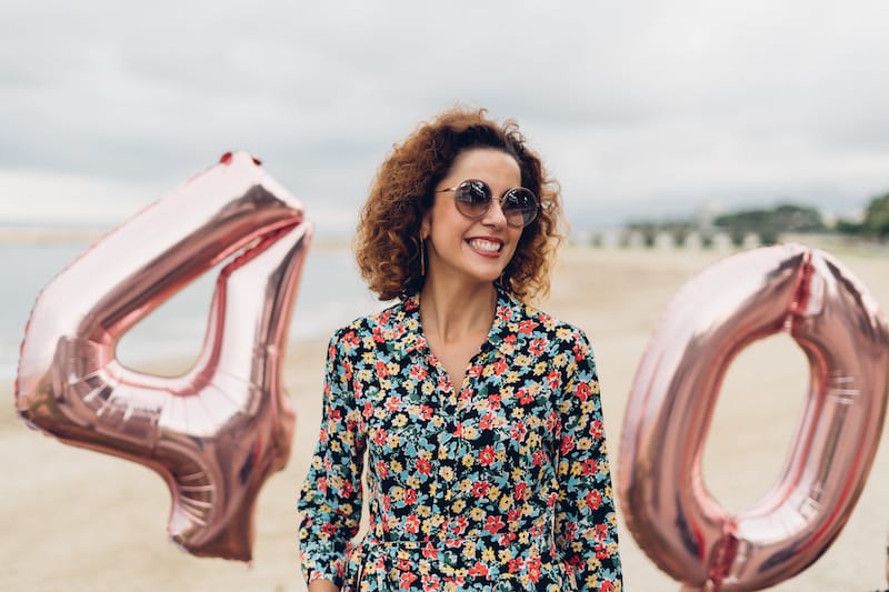 40th birthday sayings woman with balloons