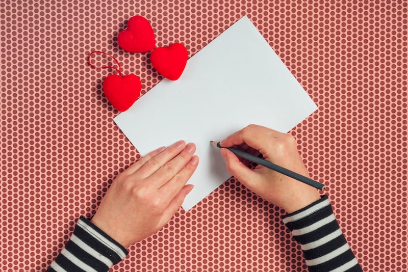happy valentines day wishes writing a card