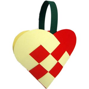 homemade christmas tree decorations heart baskets