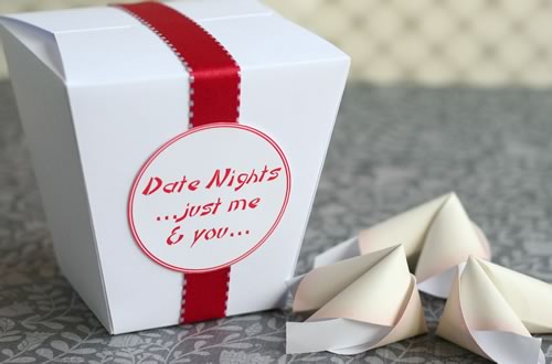 https://www.homemade-gifts-made-easy.com/image-files/homemade-romantic-gift-red-box-500x330.jpg