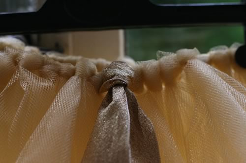 how to make a tutu adding ribbon