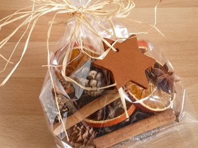 how to make potpourri - wrapping in cello bag
