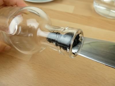 how to make vanilla extract - putting the caviar in the bottle