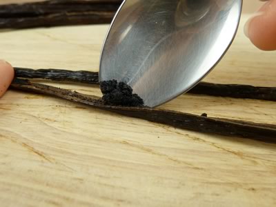 how to make vanilla extract - scraping out the caviar