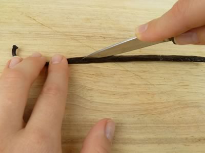 how to make vanilla extract - slitting the bean