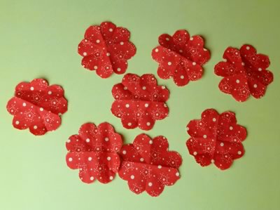 make fabric flowers flat step 3