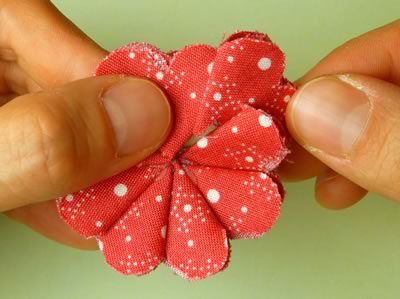make fabric flowers flat step 6c