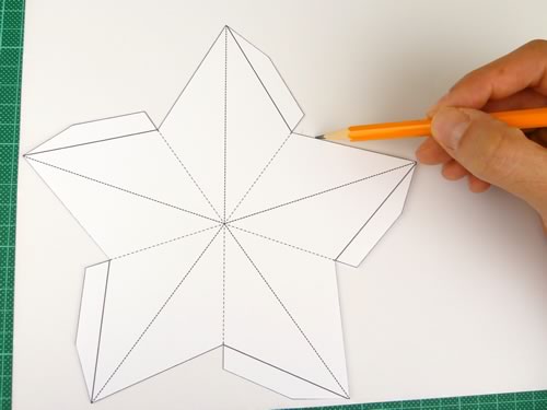 making double sided 3d star christmas decoration step 1