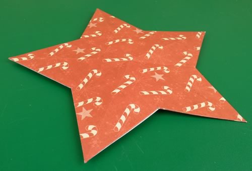 making double sided 3d star christmas decorations - put halves together
