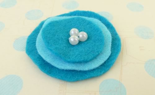 making felt flowers materials