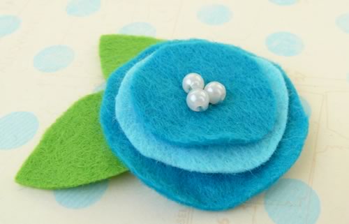 making felt flowers materials