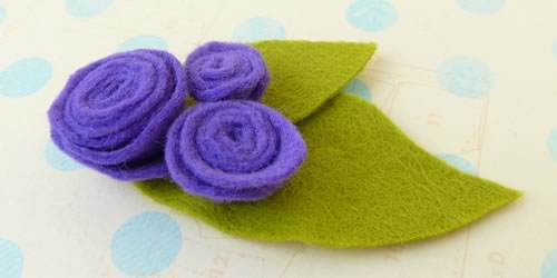 making felt flowers materials