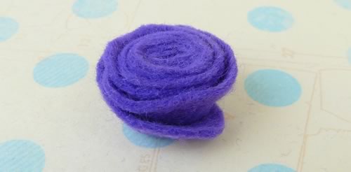 making felt flowers materials