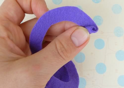 making felt flowers materials