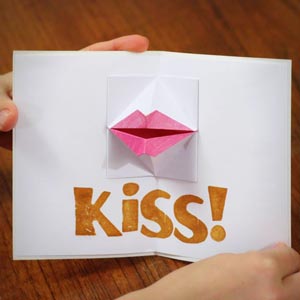 kissing lips origami valentine card
