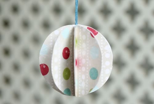 paper christmas ornament round