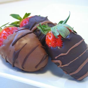 homemade food gifts chocolate dipped strawberries