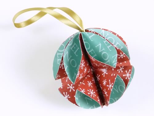 simple homemade christmas ornaments made with printable scrapbooking paper