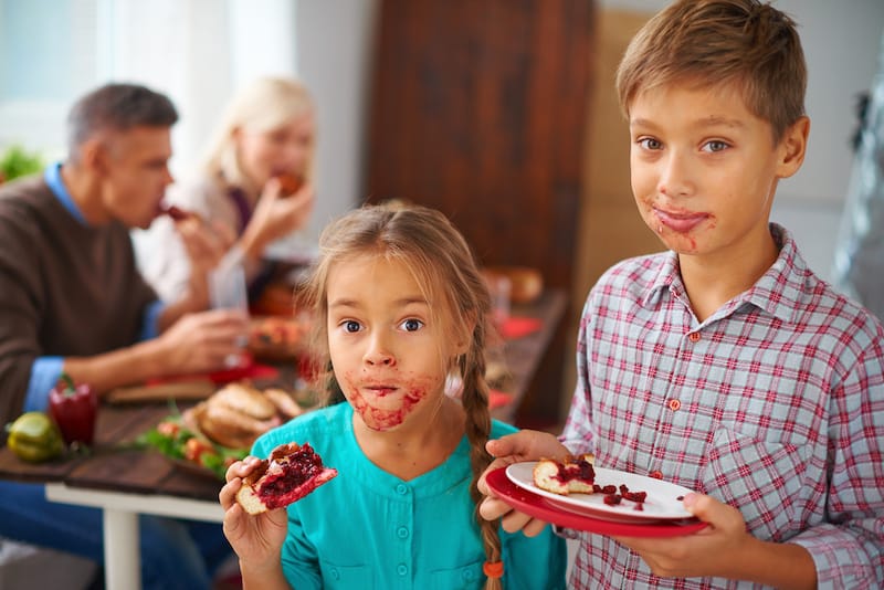 thanksgiving jokes kids with pie on face