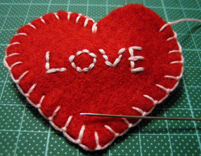 valentine craft projects felt heart brooch