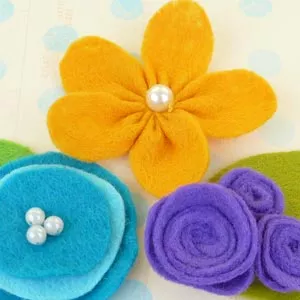 making felt flowers