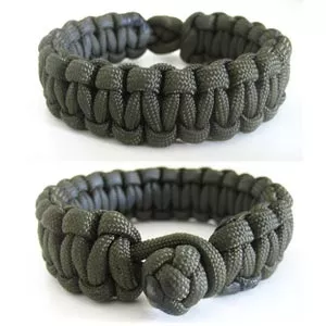 paracord bracelet